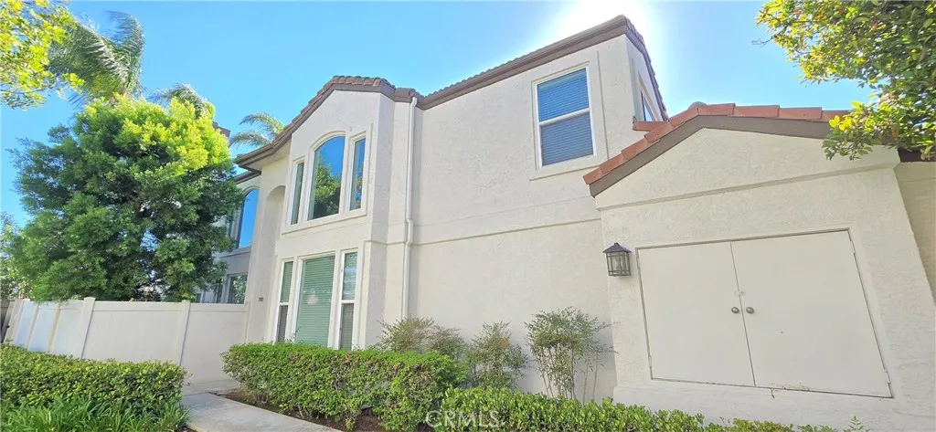 2110 Almeria Street 106, Corona, California 92879 home-pic-1